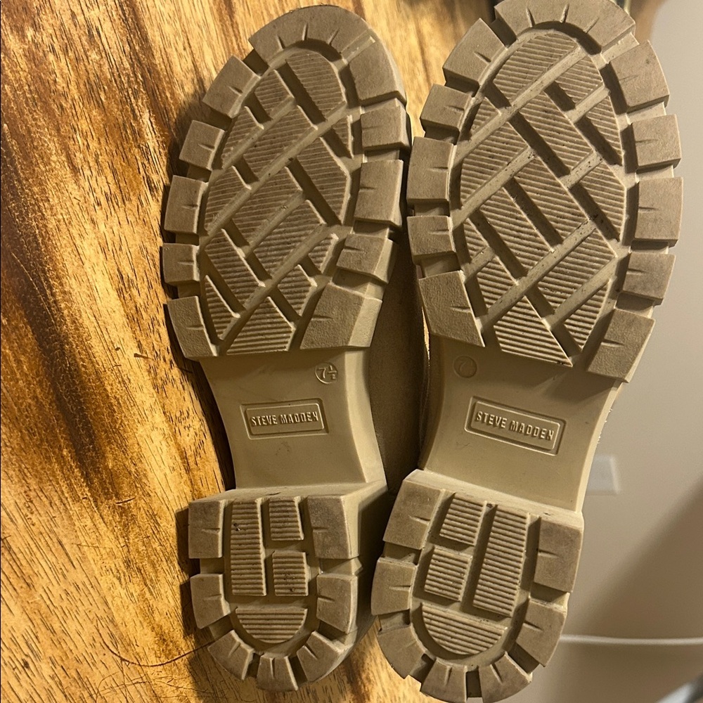 Steve Madden Beige Ankle Booties - Picture 3 of 8